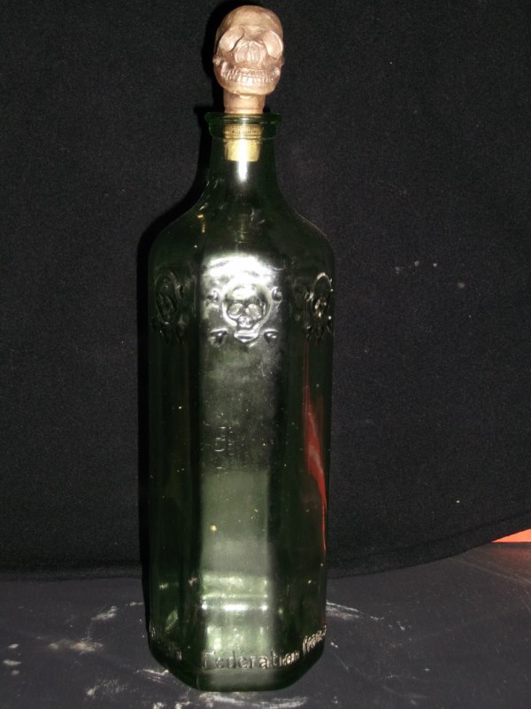 Bouchon tête de mort pour bouteille d'eau de vie